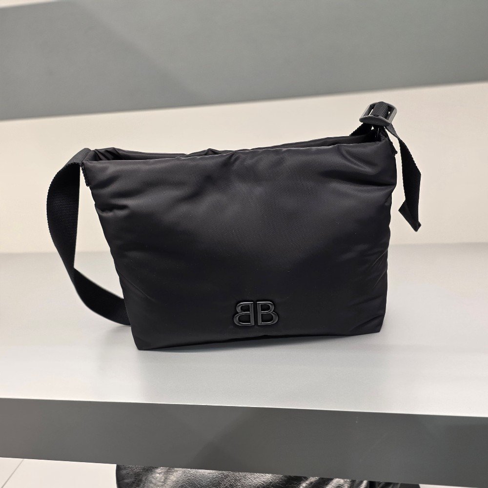 발렌시아가 나일론 모나코 호보백 스몰 804150 2ABFB 1000