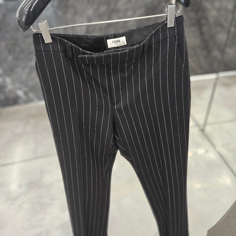 셀린느 스트라이프 남성 정장 팬츠 2P96A836E.38AW.46