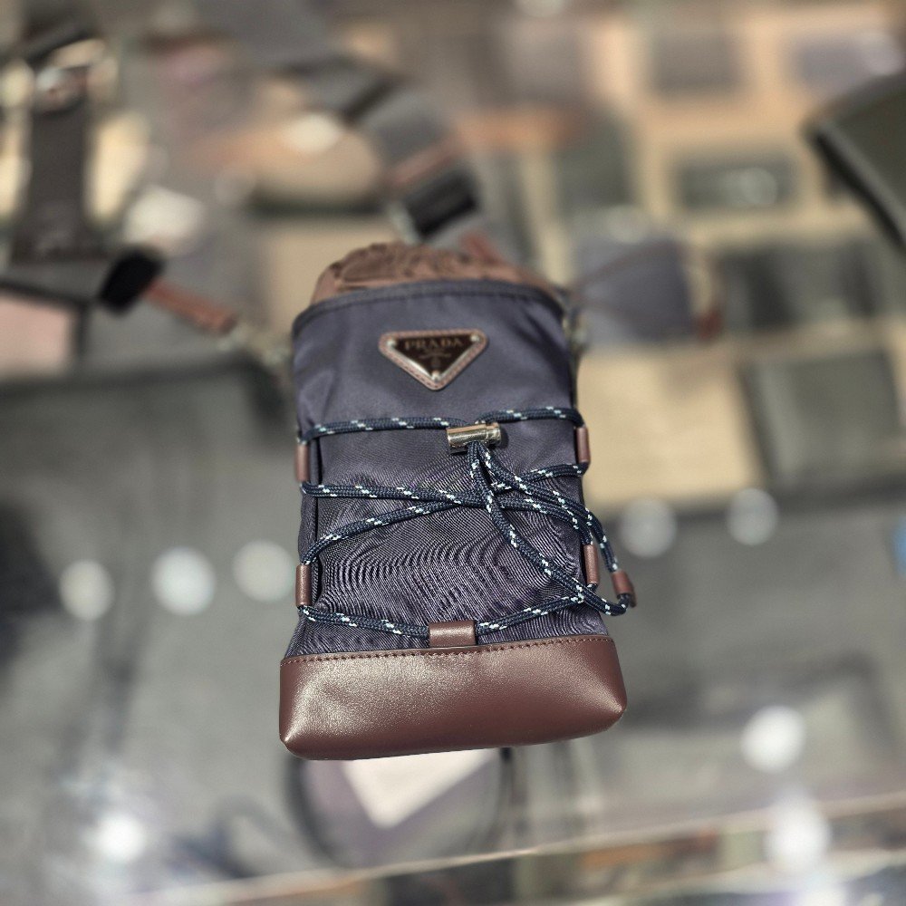 프라다 리나일론 스마트폰 케이스 2ZT079