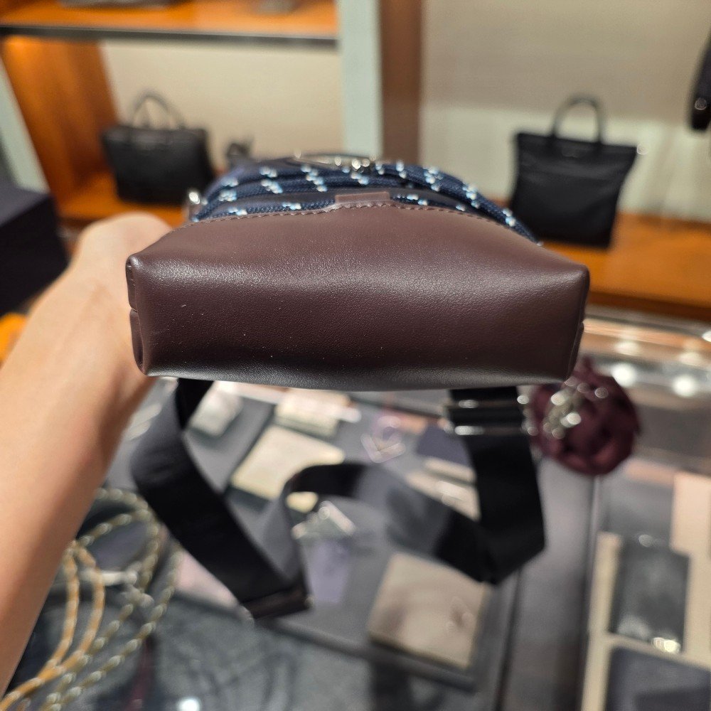 프라다 리나일론 스마트폰 케이스 2ZT079