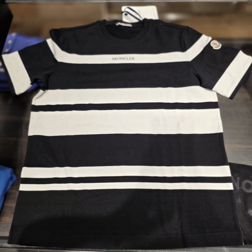 몽클레어 남성 스트라이프 반팔 티셔츠 J10918C00055 89AHZ