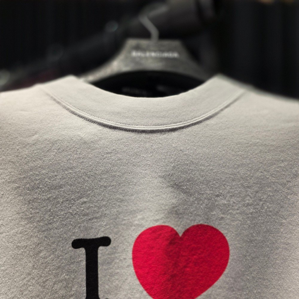 발렌시아가 I LOVE PARIS 크롭 반팔 티셔츠 818431 TRVU9 9012
