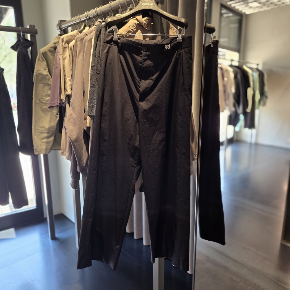 발렌시아가 라지 핏 남성 팬츠 831386 TSM08 1000